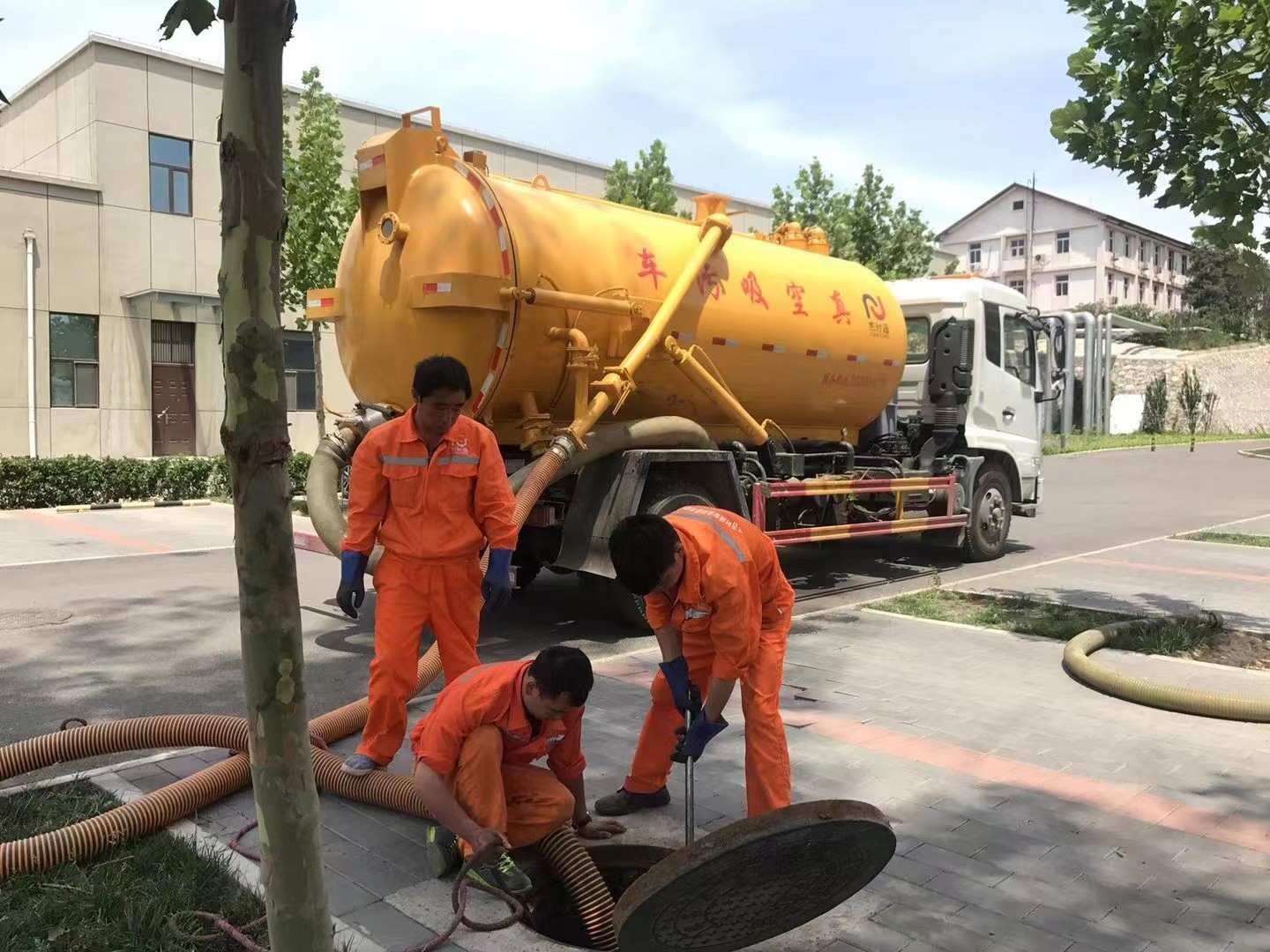 回民化粪池清理与5-8吨吸粪车施工效率分析